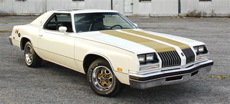 8L 6-cylinder Automatic Power seats Power windows Cold AC One Owner Always Gara. . 1976 hurst olds for sale